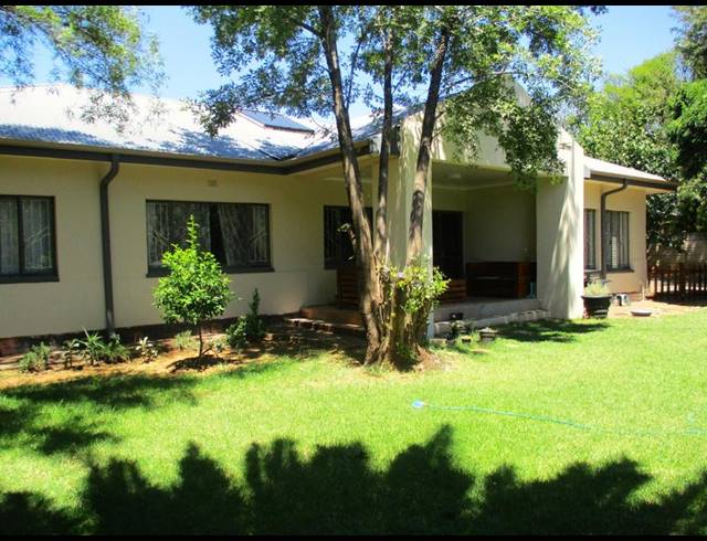 3 BEDROOM TOWNHOUSE FOR SALE IN BAYSWATER